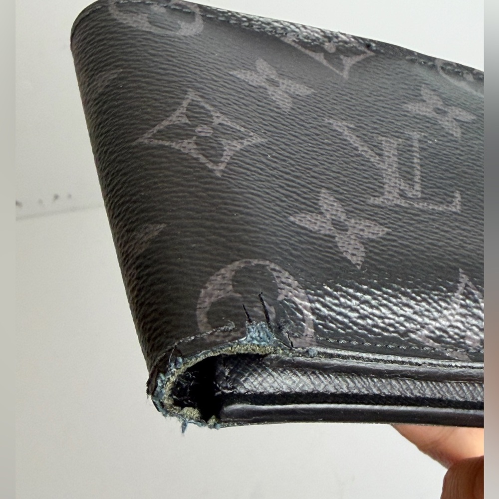 Louis Vuitton Monogram Eclipse Canvas Bifold Wallet - Picture 2 of 12